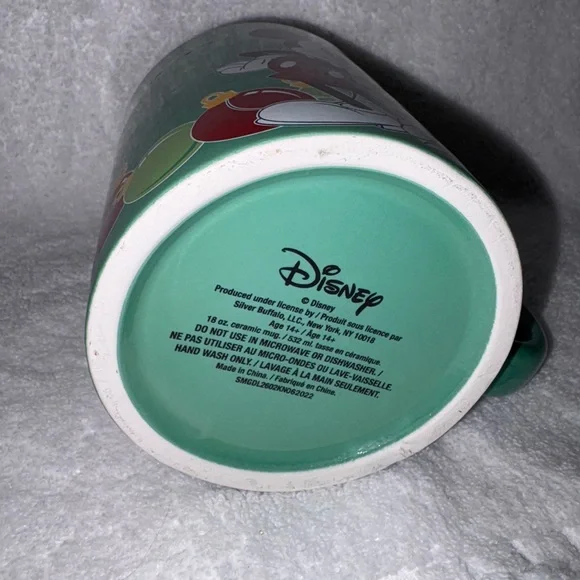 Festive Green Mug with Mickey Mouse and Lid - Picture 5 of 5